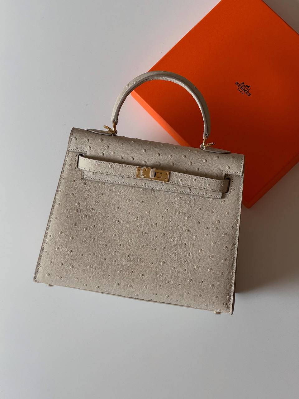 Hermes kelly ostrich 25cm💕master quality😍with box❤️
500 dhs🪙💕
Zain52
♥️♥️♥️