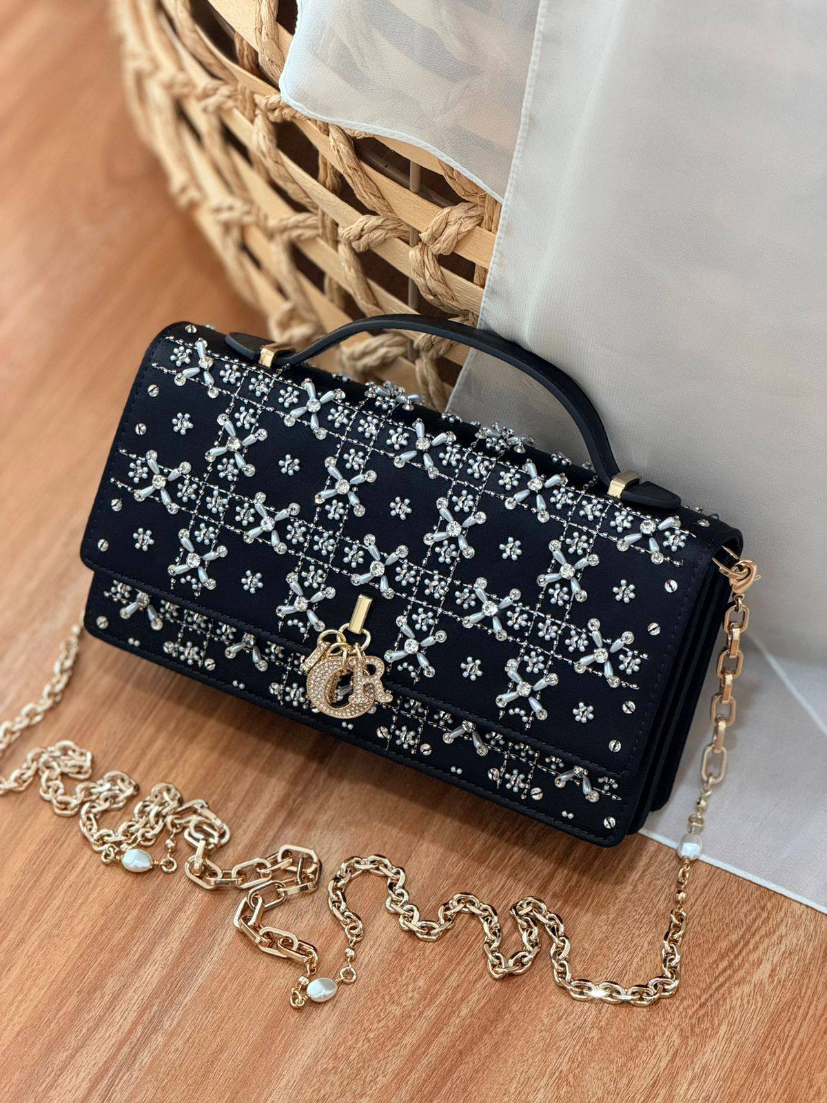 NEW COLLECTION
BRAND- DIOR
SUPER MASTER QUALITY
BOX WITH PAPER BAG
For Price 👇 WhatsApp✅
0568585901
0507557372
0552275751 Owner Zain 👌
Zain267
♥️♥️♥️