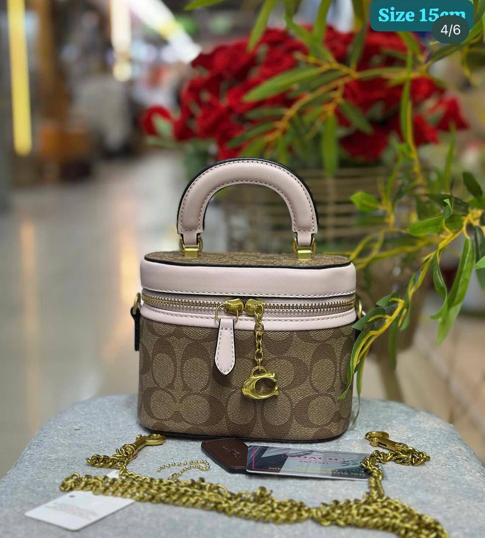 coach
95 dhs✅
With box
🎁🎁🎁
high quality
Zain26
♥️♥️♥️