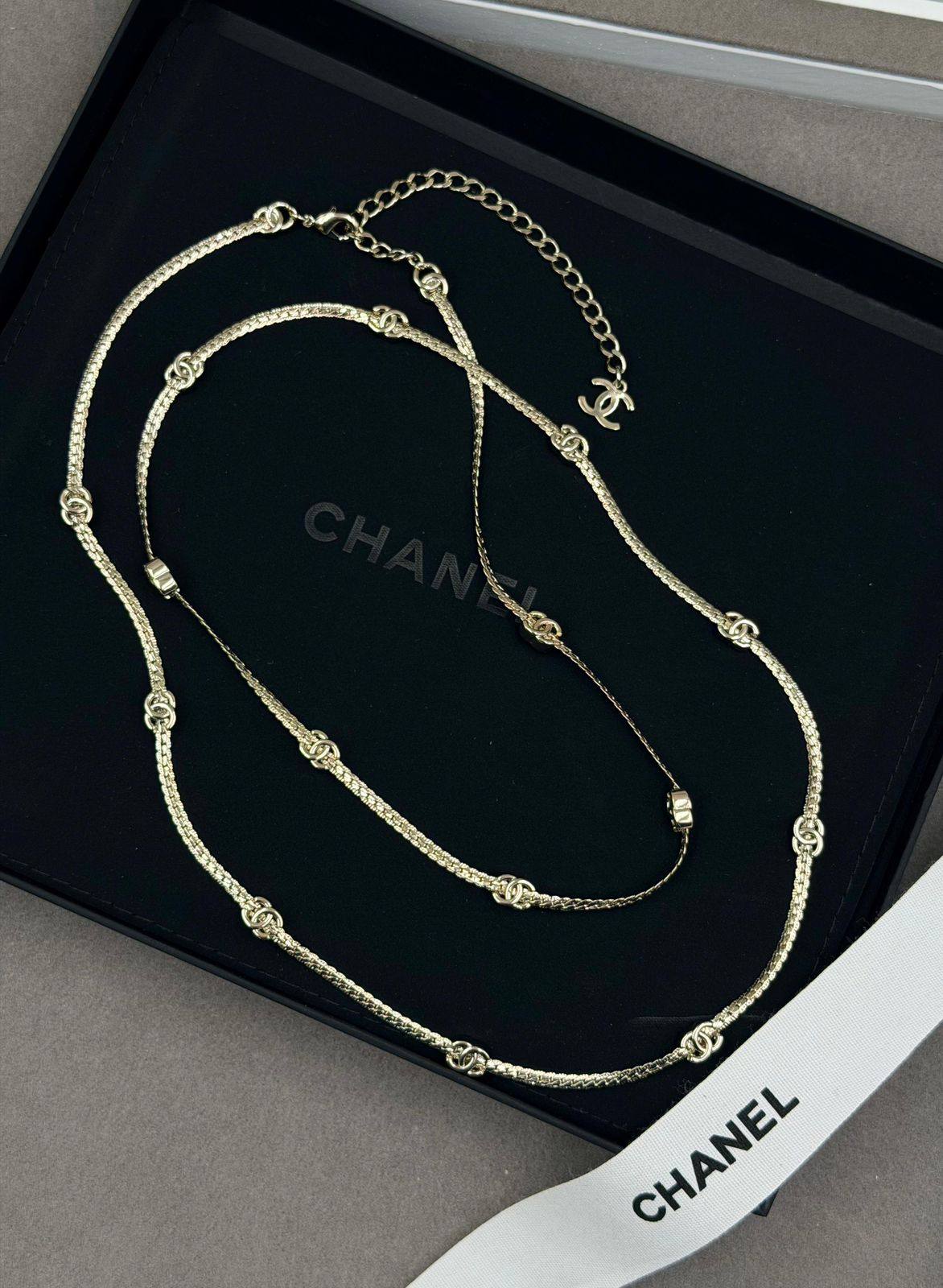 *CHANEL* 🤍
* Chain ⛓️💥 (Belly Chain / Necklace)
* Gold-Finish Metal (Gold Plated)
* ↗️ *Super Master Quality ®️*
*125 dhs❣️* with *Normal* Box & Bag
*135 dhs❣️* with *Good* Box (Big)
*180 dhs❣️* with *Orignal* Packing 🎁
Zain106
♥️♥️♥️
