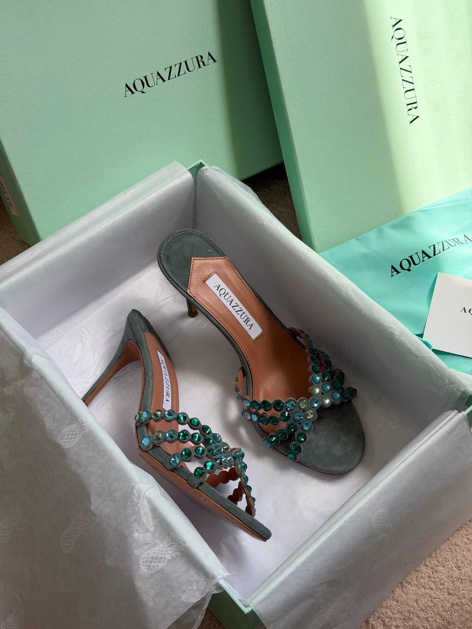 Aquazzura
𝑨𝑨𝑨 𝑸𝑼𝑨𝑳𝑰𝑻𝒀
𝑺𝑰𝒁𝑬 {35 𝒕𝒐 42}
450 dhs✅
Zain81
♥️♥️♥️