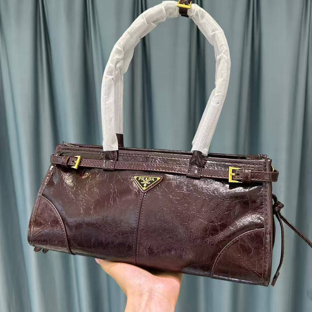Prada
Master❣️❣️
high quality
350 dhs🇦🇪🇦🇪
#31cm🙋♂️❤️
Zain228
♥️♥️♥️