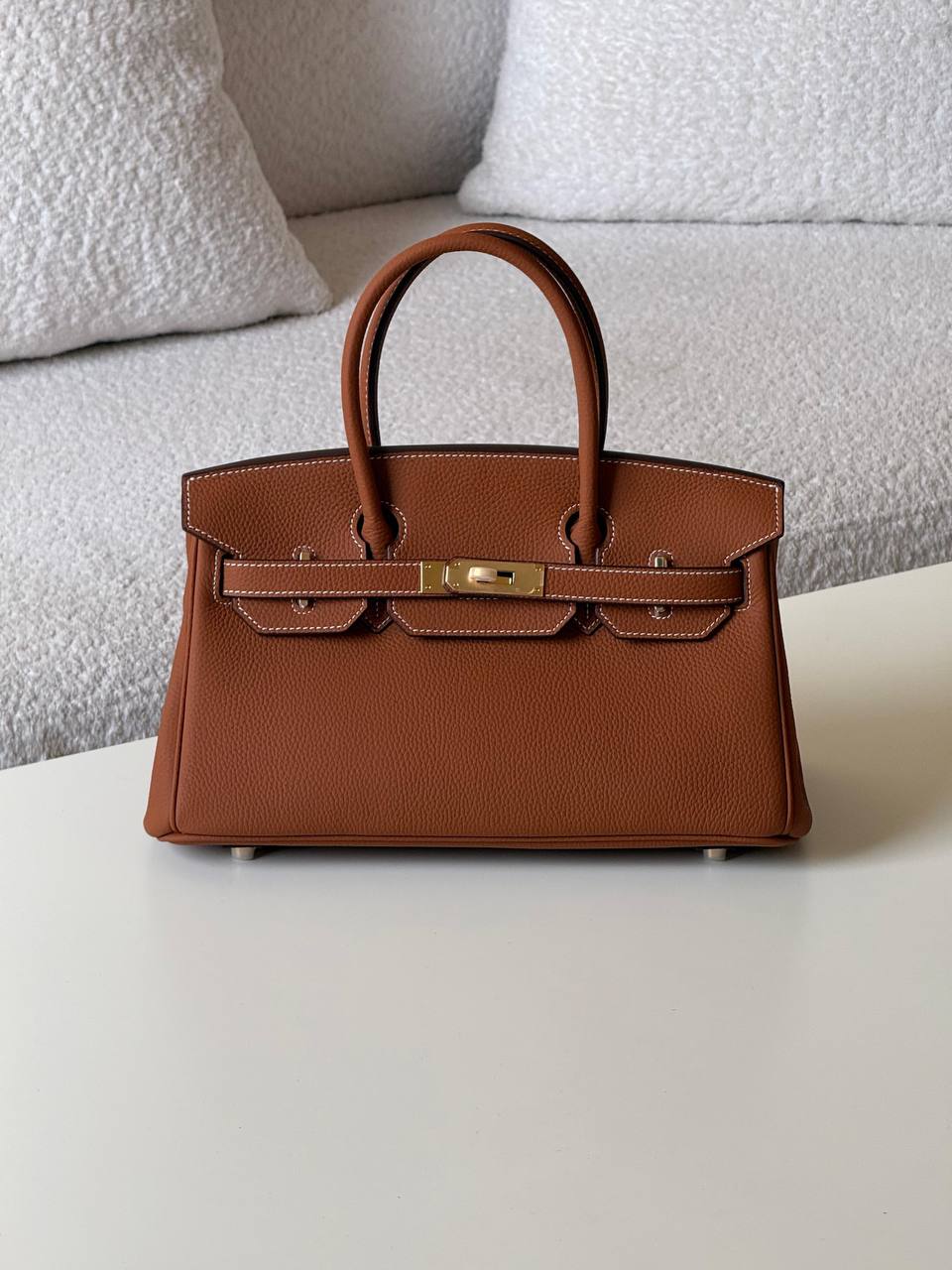 Hermes birkin 30cm💕master quality😍
with box❤️
🎁🎁🎁
380 dhs🪙🖤🇦🇪
Zain51
♥️♥️♥️