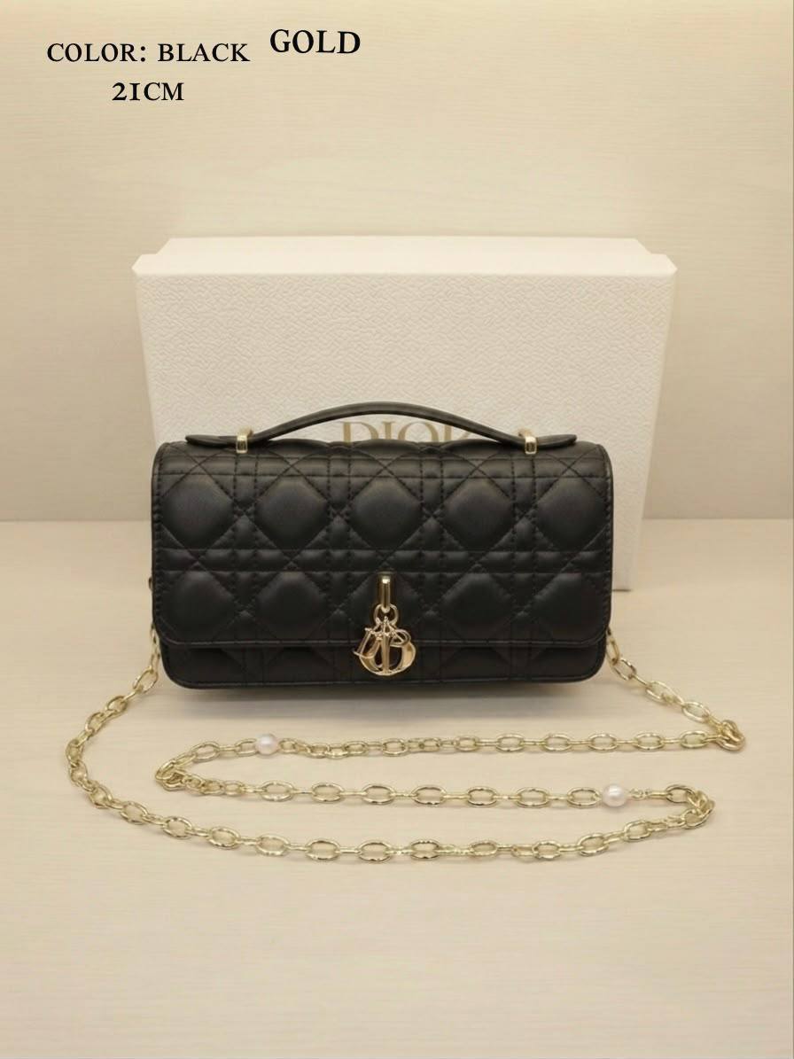 ᴍʏ ᴅɪᴏʀ ᴍɪɴɪ ʙᴀɢ
Dior
ᴛᴏᴘ ʜᴀɴᴅʟᴇ/ ɢᴏʟᴅᴇɴ ᴄʜᴀɪɴ
ᴡɪᴛʜʙᴏx
ʟᴀᴍʙsᴋɪɴ ᴍᴀᴛᴇʀɪᴀʟ
sɪᴢᴇ:𝟐𝟏ᴄᴍ
105 dhs🇦🇪🇦🇪
Zain56
♥️♥️♥️