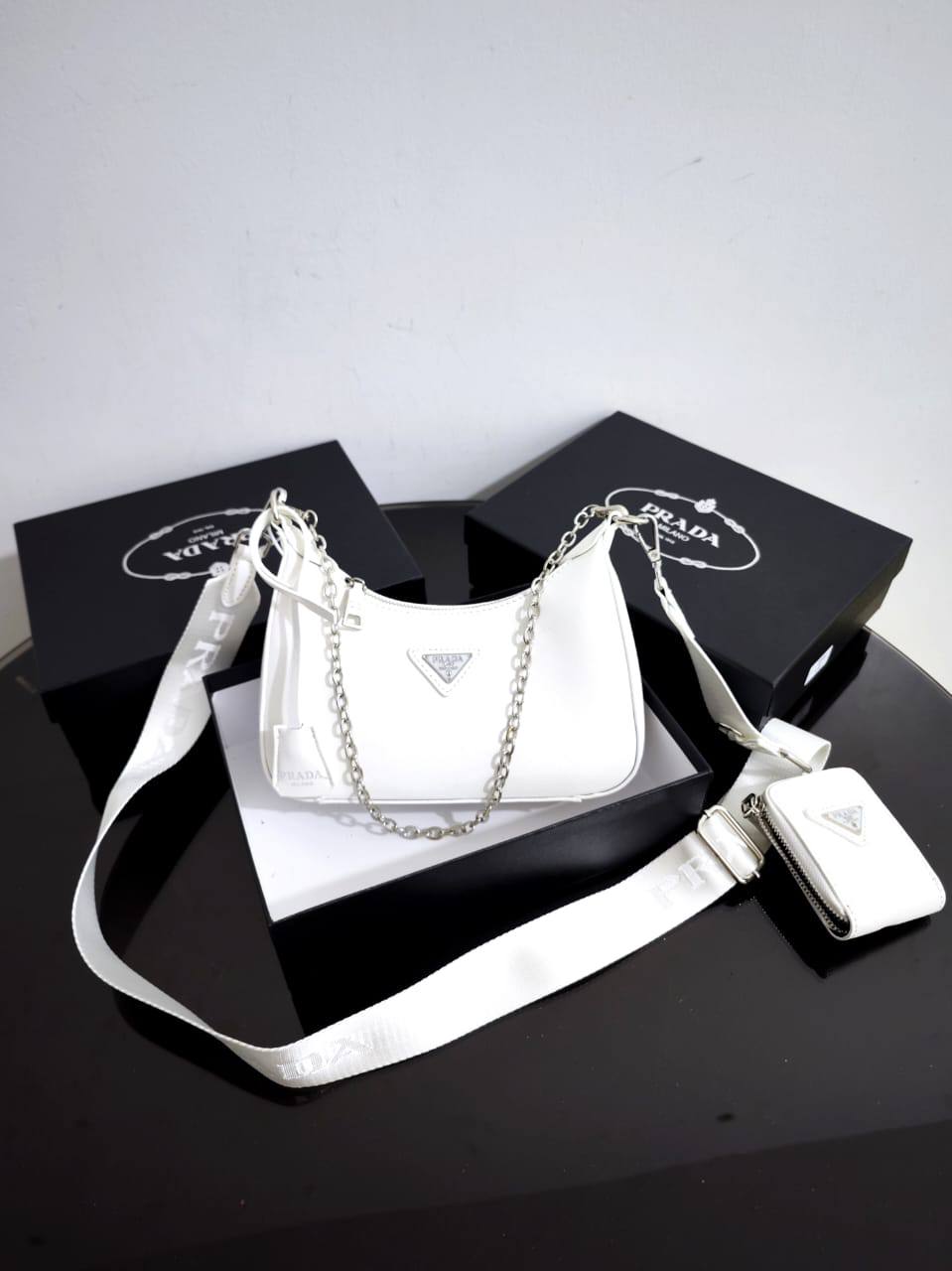 Prada
95 dhs🪙💕
high quality
With box
🎁🎁🎁
Zain26
♥️♥️♥️