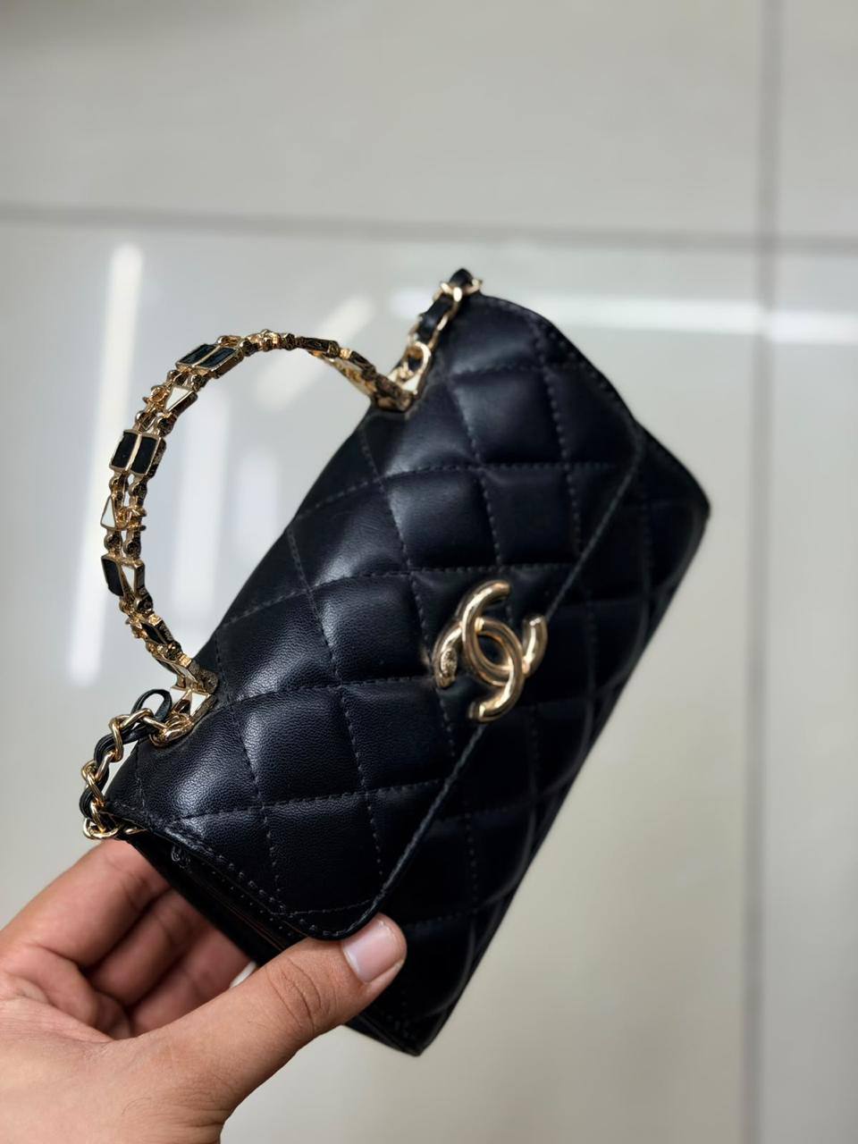 Chanel
100 dhs
Zain175
♥️♥️♥️