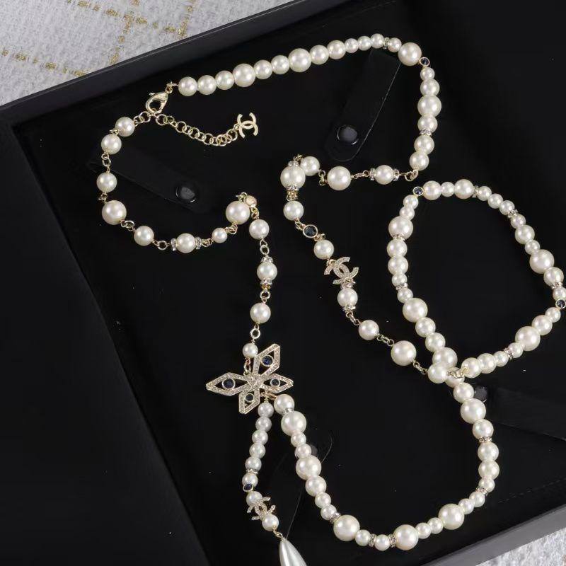 Chanel Necklace* 🦋
Master quality
*100* AED normal box 📦
Zain48
♥️♥️♥️