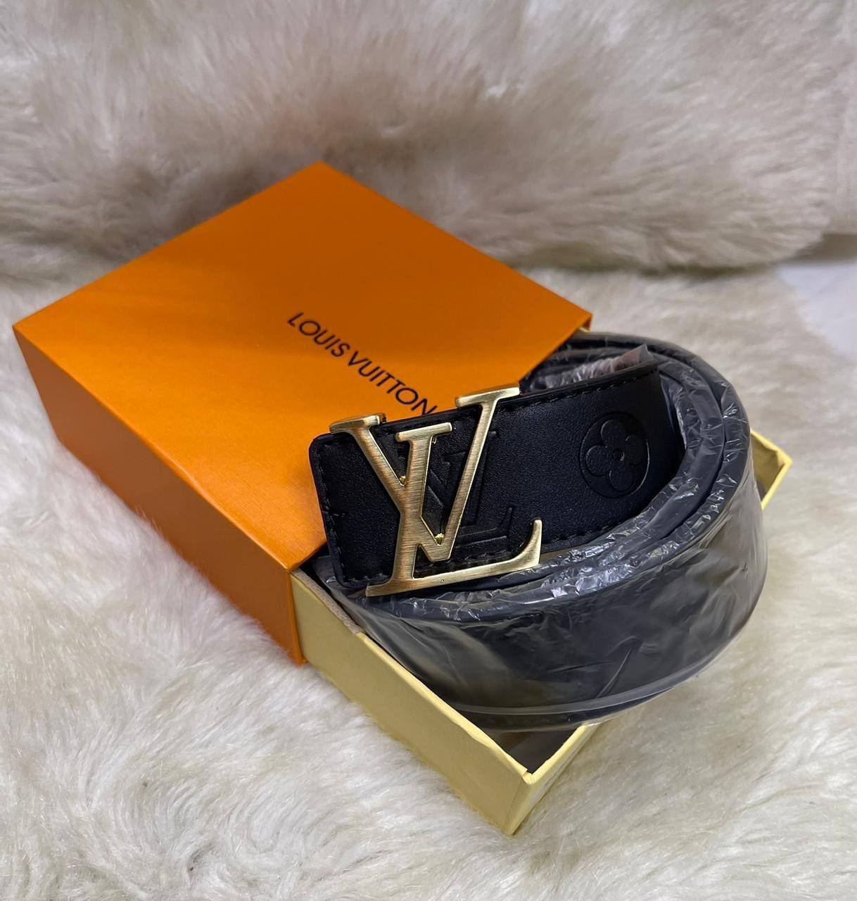 Belt for men
Wide:4.0cm
Size:115/120/125cm
With box
30 dhs🇦🇪🇦🇪
Zain50
♥️♥️♥️