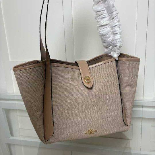 Coach Master
😍🌺28cm
230 dhs🌺
Zain248
♥️♥️♥️
