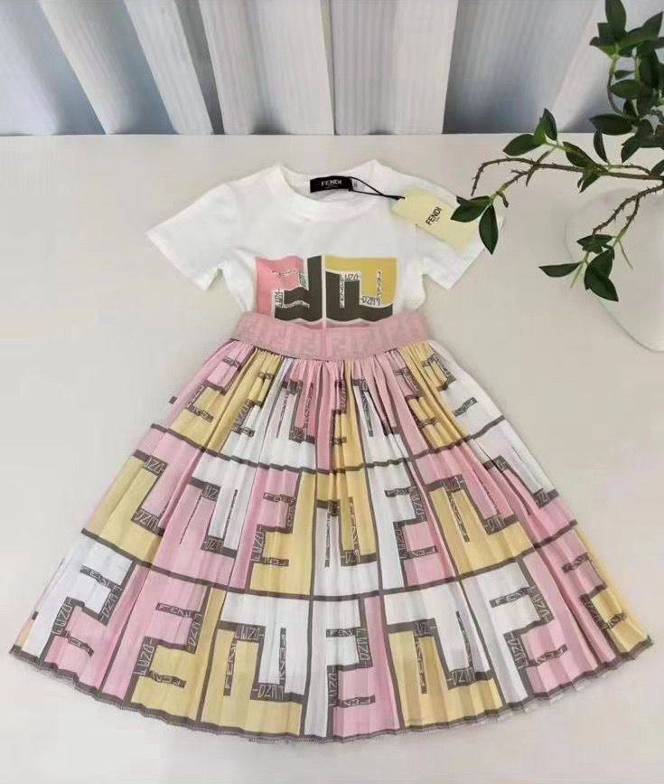 Fendi
1-10y
120 dhs💓
Zain151
♥️♥️♥️