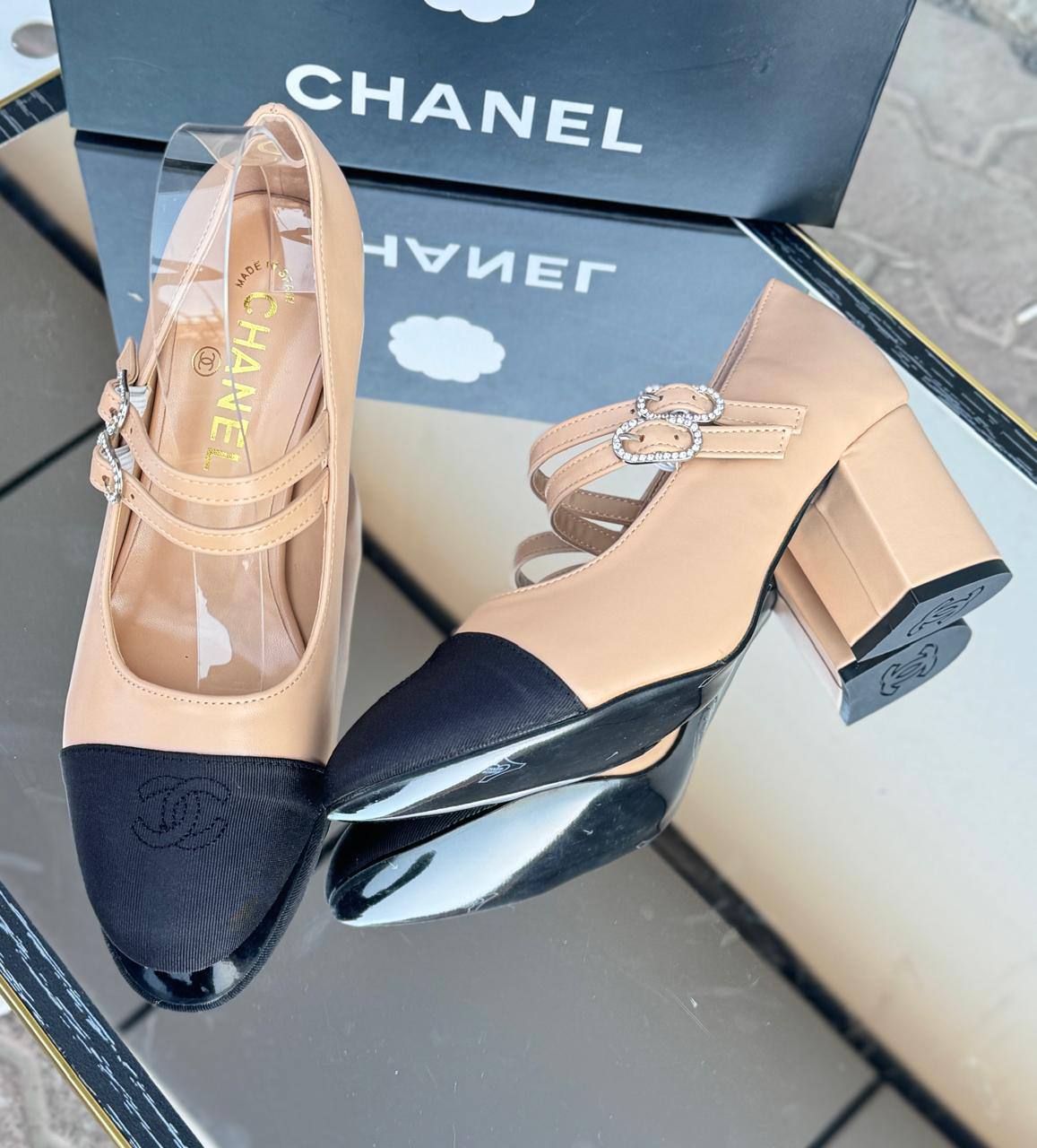 Chanel
Size 36 to 41
110 dhs🪙💚
Zain21
♥️♥️♥️