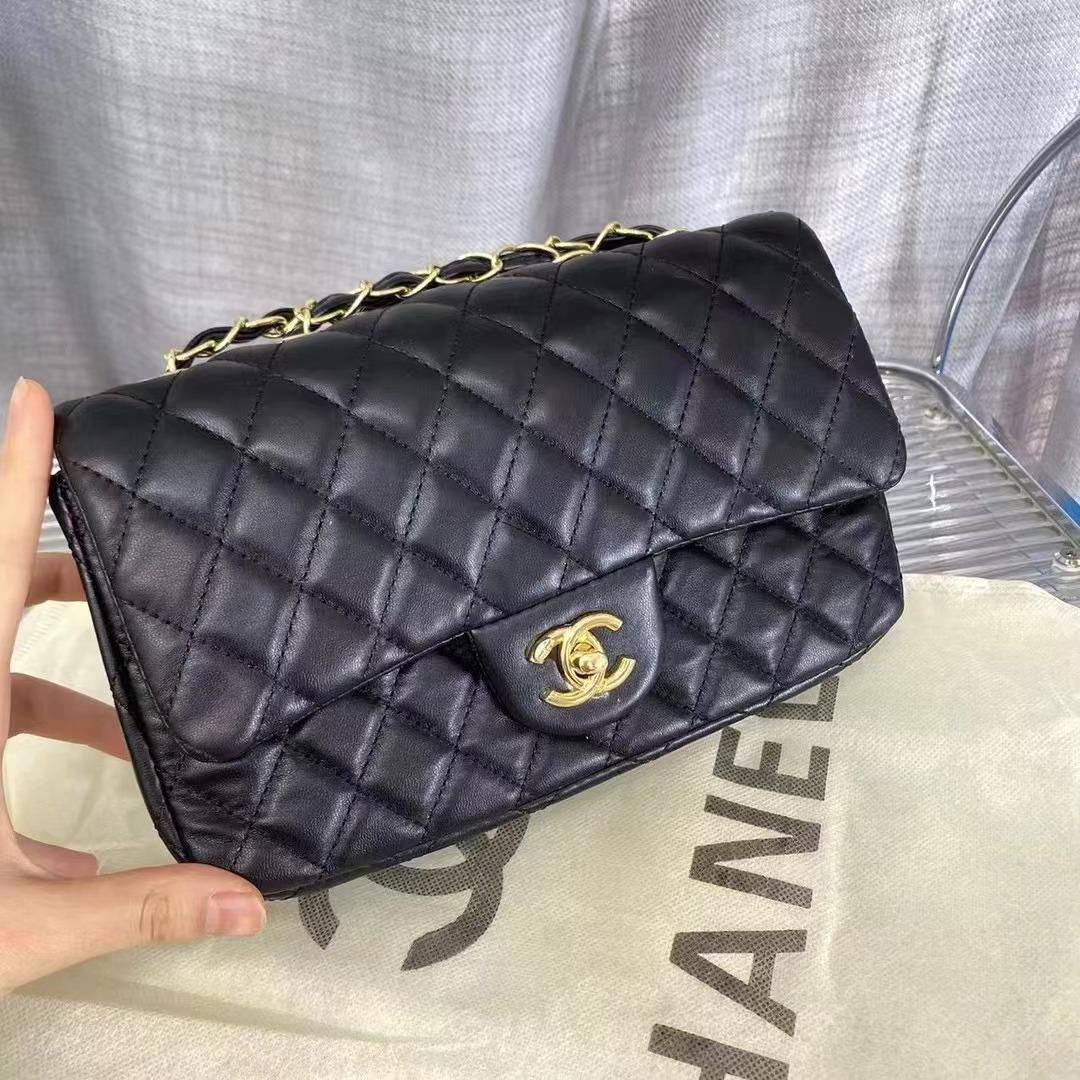 Chanel
With box 🎁🎁🎁
75 dhs❣️
Zain50
♥️♥️♥️