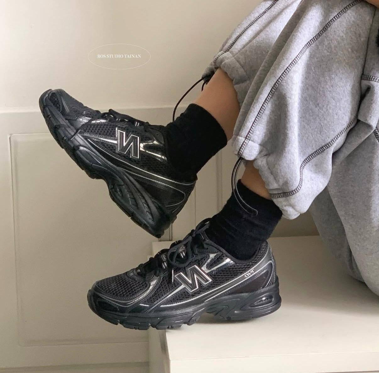 New Balance 740 Black Silver Metallic ,
Size 36-45,
180 dhs🪙💚
Zain18
♥️♥️♥️