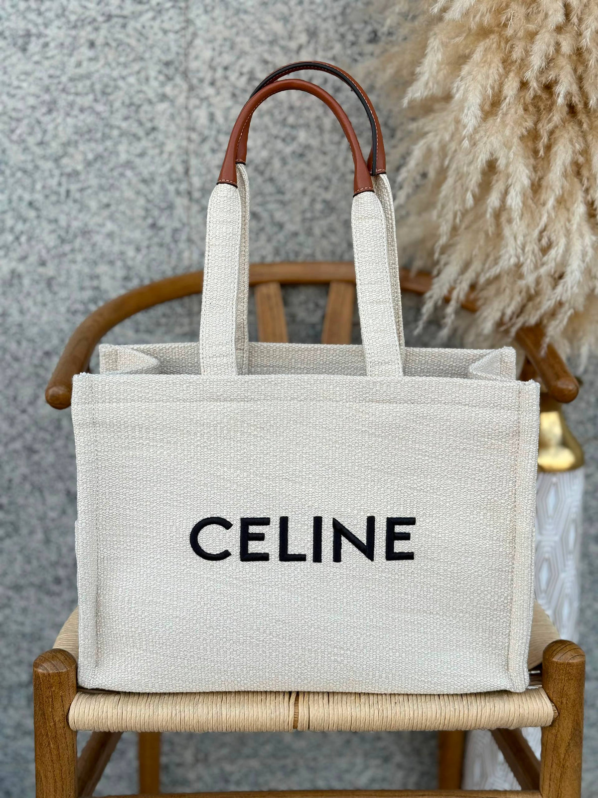 CELINE
40cm
360 dhs🇦🇪🇦🇪
Top quality
Zain167
♥️♥️♥️