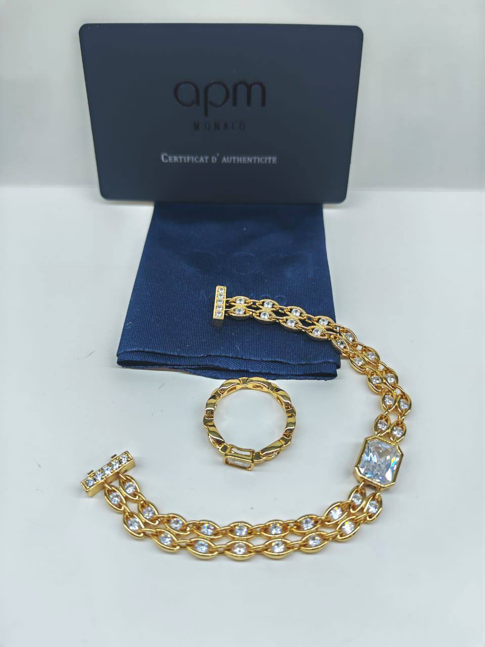 APM
120 dhs🪙💕 set
Zain122
♥️♥️♥️