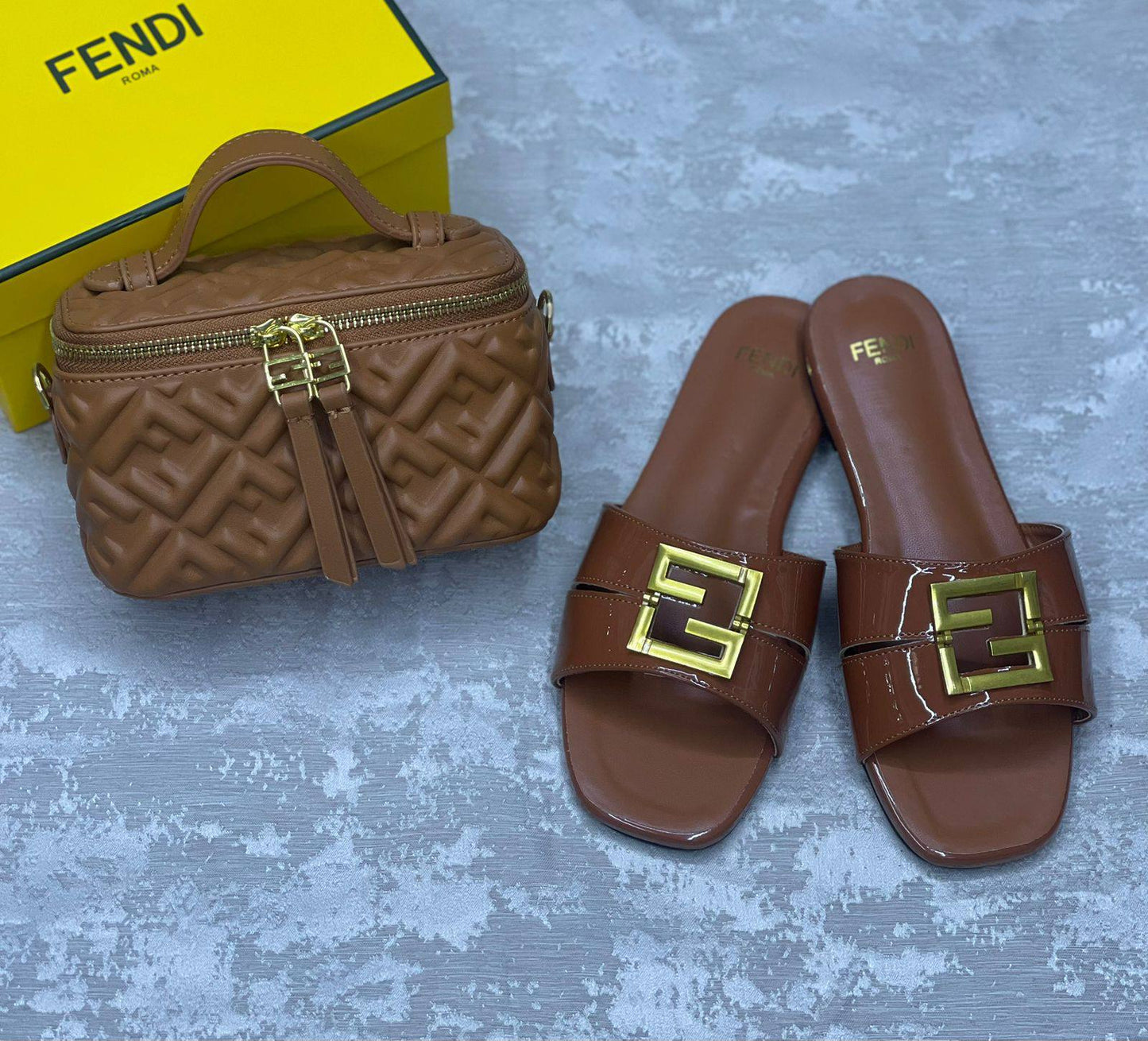 Fendi
Bag&shoes. Set.
170 dhs🗽
Size. 36 to 41.
Zain175
♥️♥️♥️