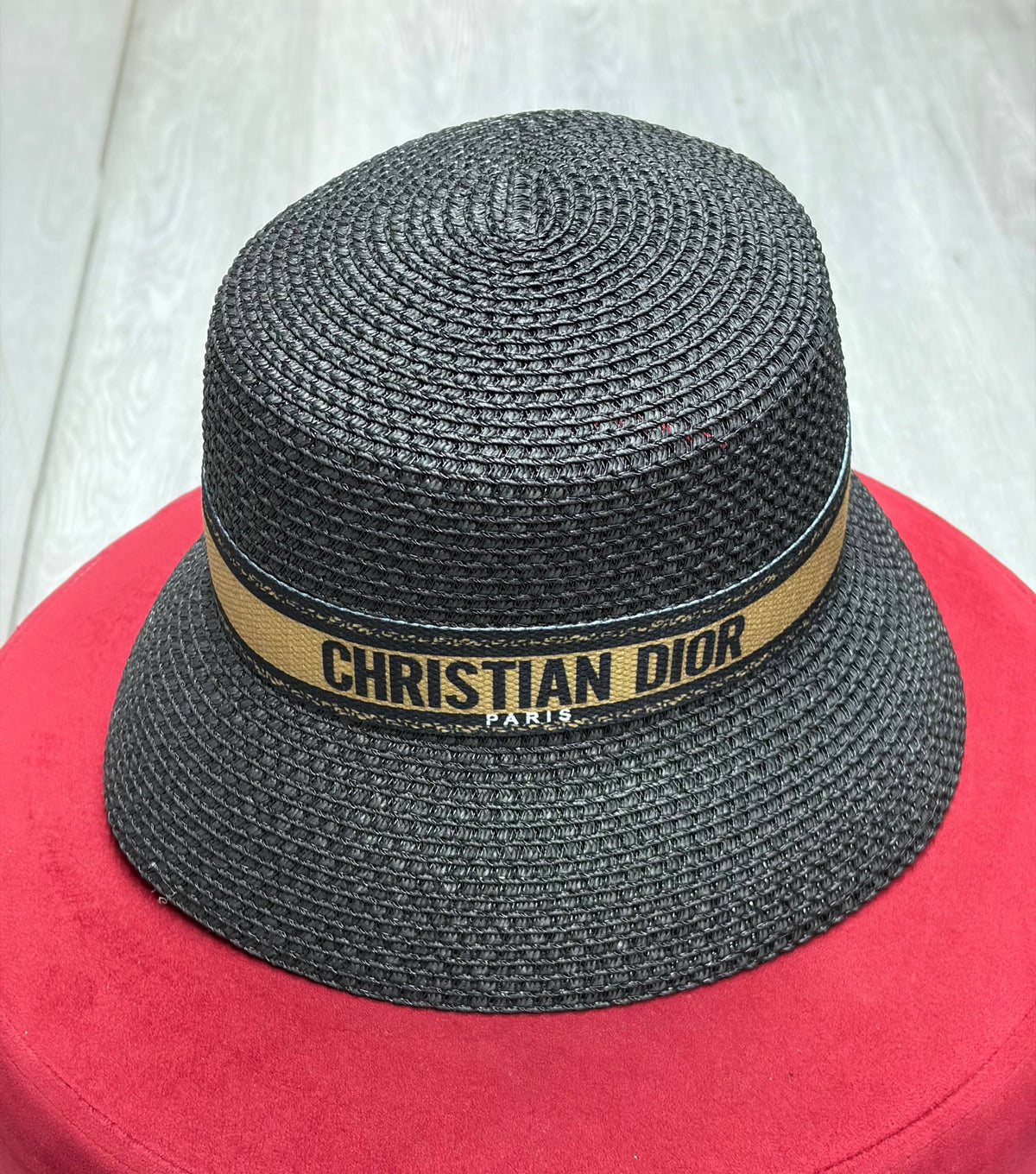 DIOR NEW HATS
240 dhs🇦🇪🇦🇪
Zain328
♥️♥️♥️