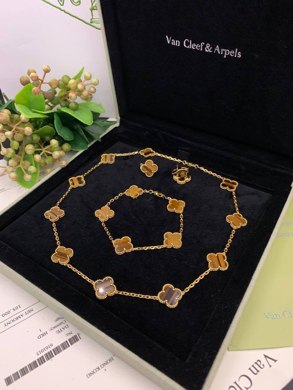 VANCLEAF SET
MASTER✨💫
10 FLOWER NECKLACE
5 FLOWER BRACELET
1 FLOWER EARRINGS
WITH BOX AND PAPER BAG🛍️🎁
230 dhs🇦🇪🇦🇪🇦🇪
ALL COLORS AVAILABLE
Zain89
♥️♥️♥️