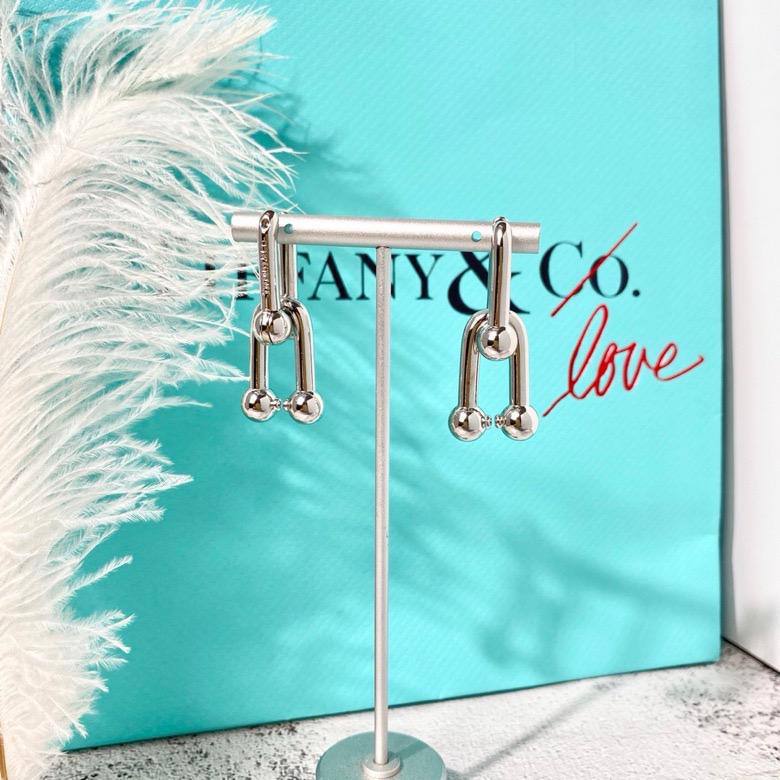Tiffany ❤️🔥*
Bracelet 🐦🔥
Master quality 💯
With normal boxes 📦
45 dhs🪙🌺
With master box 🗃️
80 dhs🪙🌺
Zain216
♥️♥️♥️