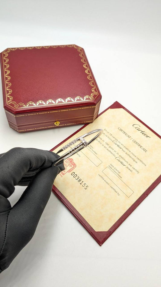 Cartier Bangle
80 dhs✅
with normal box🎁
Zain210
♥️♥️♥️