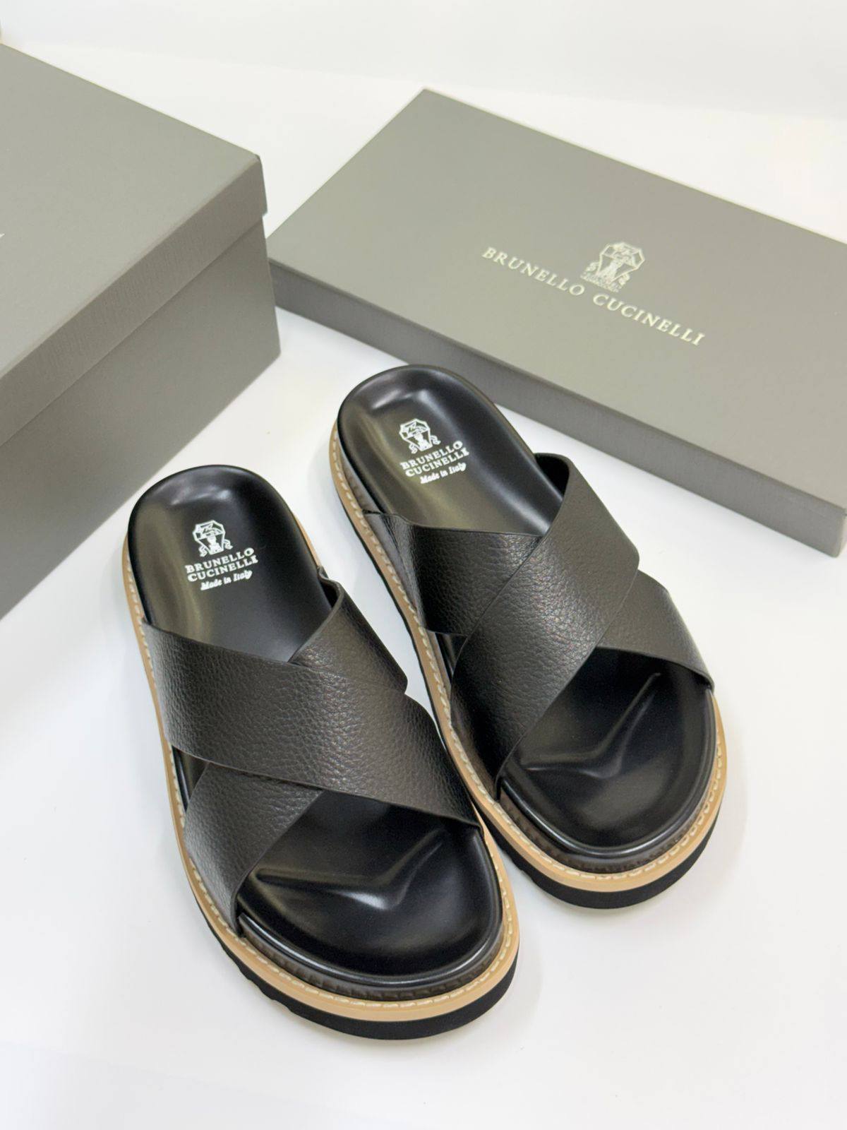 NEW CAME
MEN SLIPPER
BRUNELLO CUCINELLI
GOOD QUALITY
105 dhs🌺
39 TO 46
Zain40
♥️♥️♥️