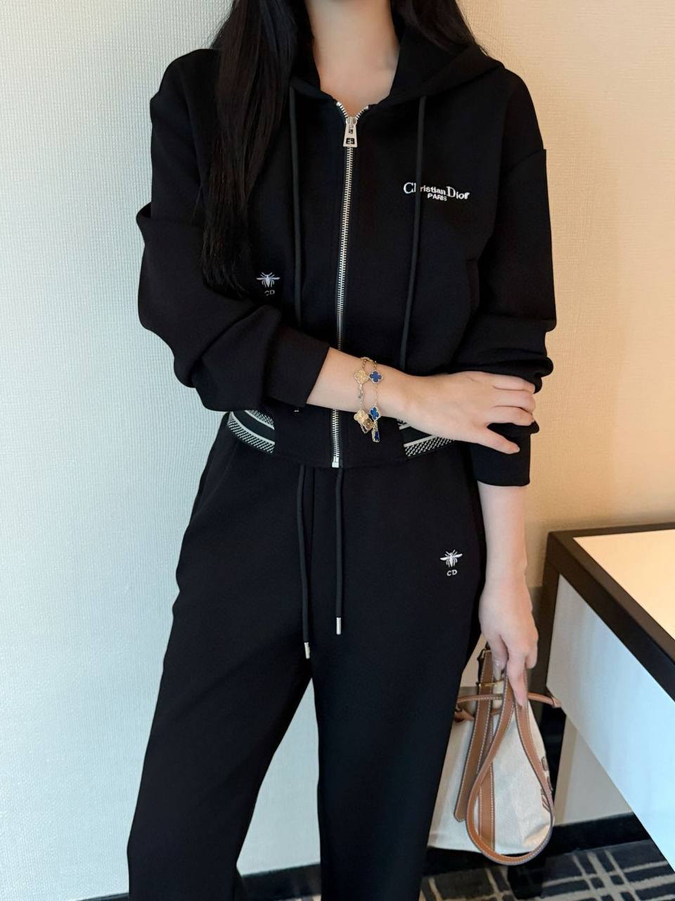 DIOR
Women’s Set
Master Quality
SML
380 dhs💓
Zain276
♥️♥️♥️