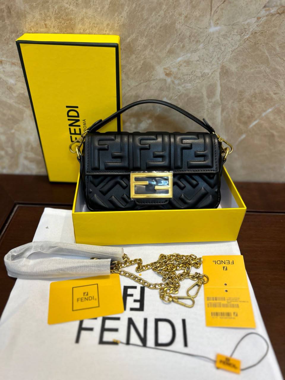 Fendi
100 dhs 🇦🇪🇦🇪🇦🇪
size:20cm
good-quality
with box
Zain35
♥️♥️♥️