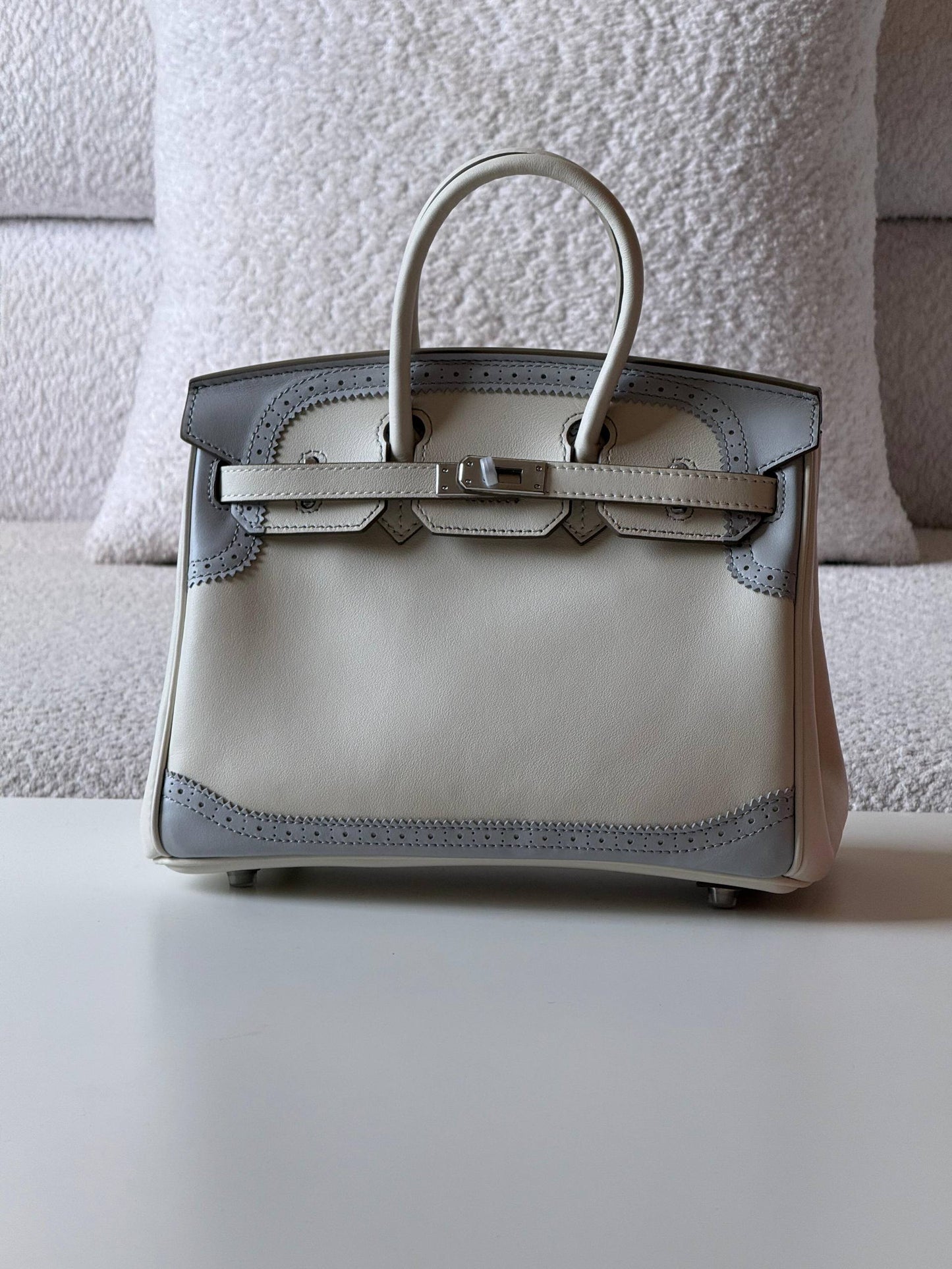 Hermes
Birkin 25cm💥Master quality ✅with box📦
🎁🎁🎁
610 dhs❣️
Zain52
♥️♥️♥️