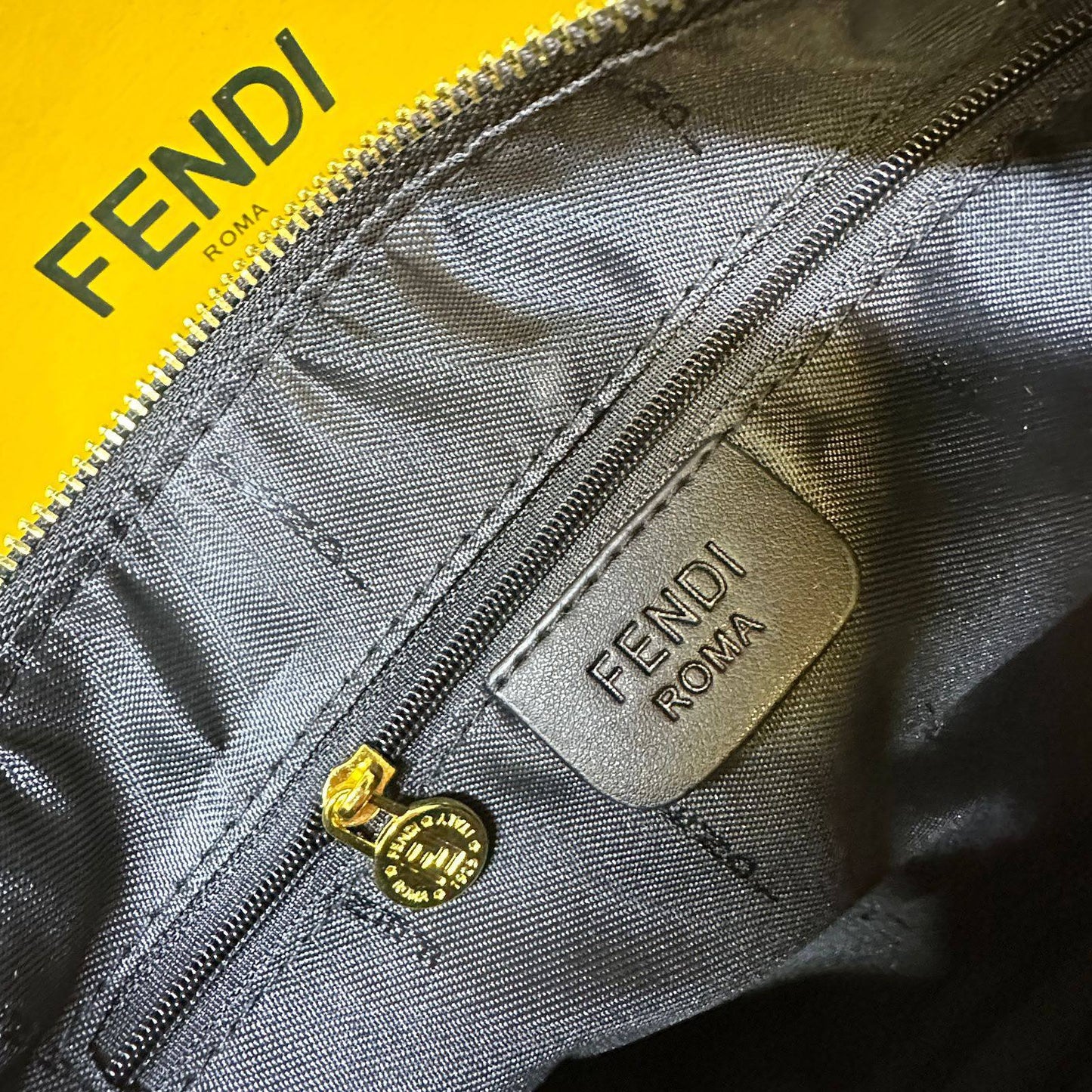 FENDI
GOOD QUALITY
WITH BOX
100 dhs🇦🇪🇦🇪
Zain295
♥️♥️♥️