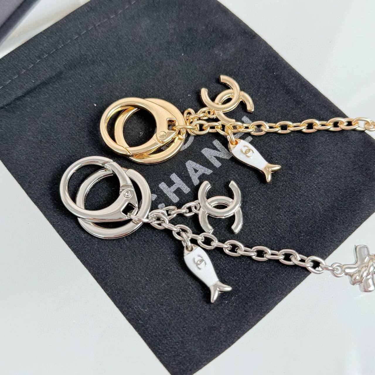 CHANEL
45 dhs🪙💕
Zain263
♥️♥️♥️