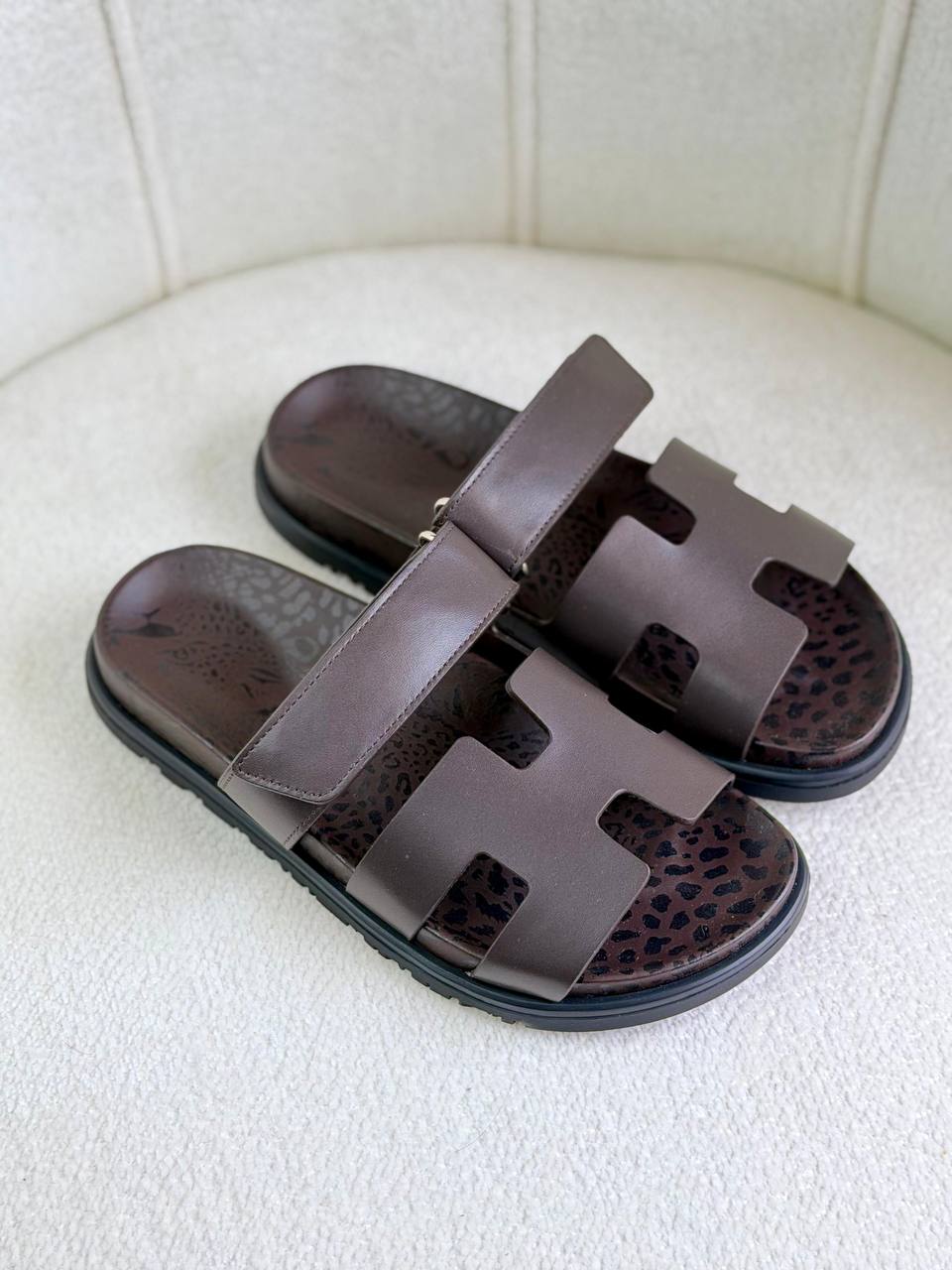 Hermes cheaper tiger 🐅 *
Super *AAA* *+* Quality 💯
With original packing🎁🎁
SIZE:36and42
Available now
450 dhs✅
Zain309
♥️♥️♥️