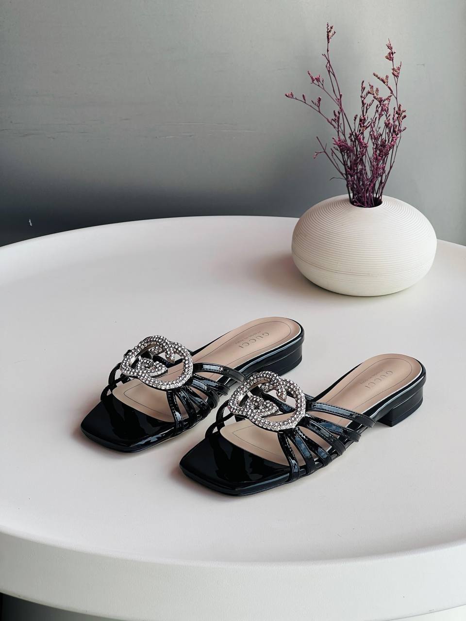 Gucci 💛🤎🖤
Size 36-41
_Super master high quality_🪡
450 dhs💓
Zain176
♥️♥️♥️