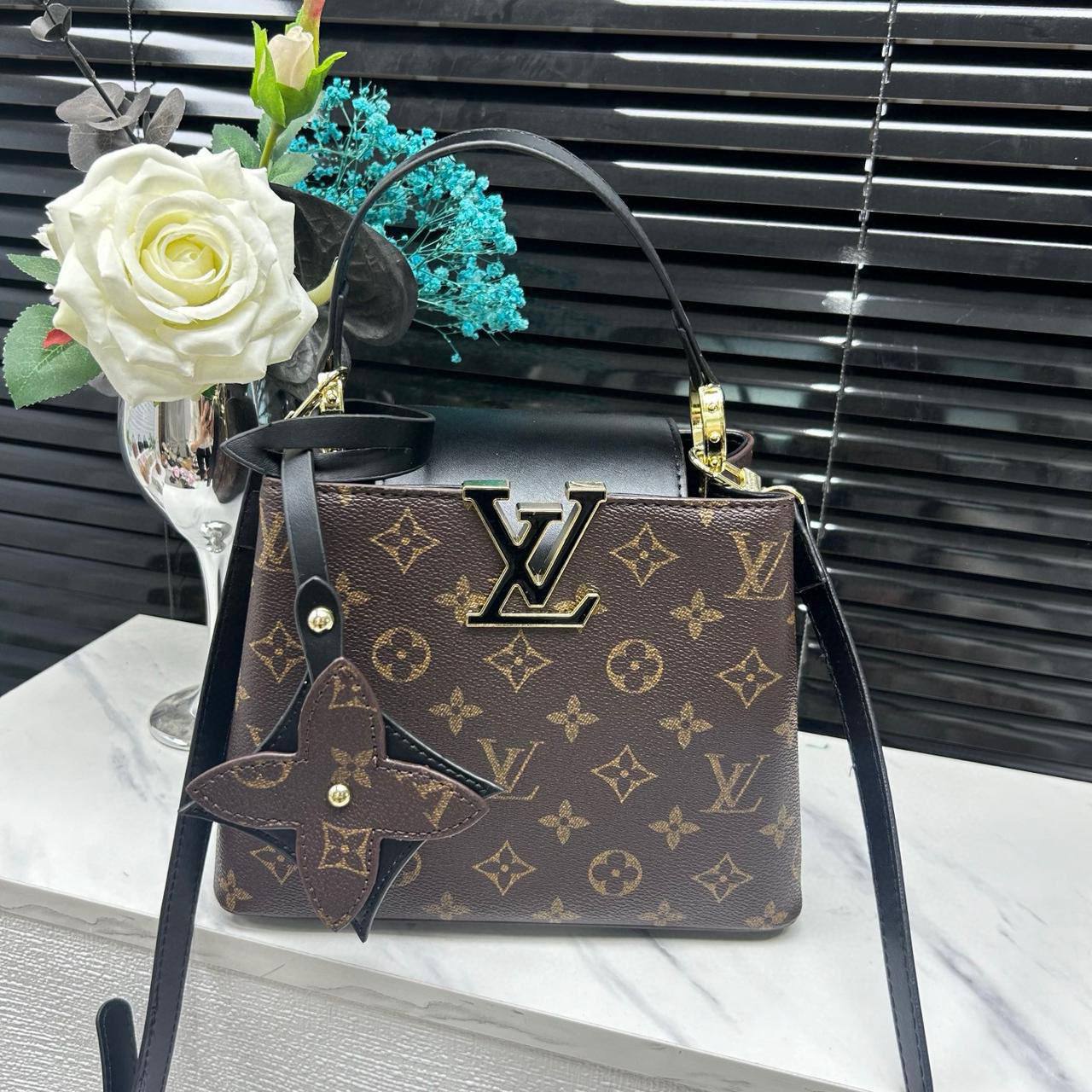 LV
85 dhs🌺
With box
🎁🎁🎁
Zain219
♥️♥️♥️