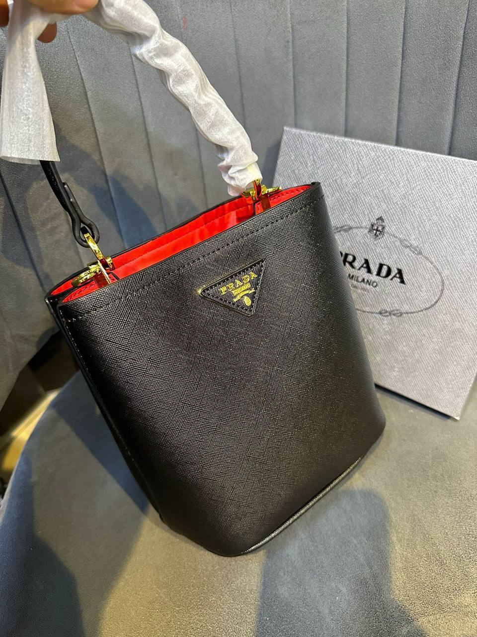 PARADA
95 dhs❣️
with box
🎁🎁🎁
Zain90
♥️♥️♥️