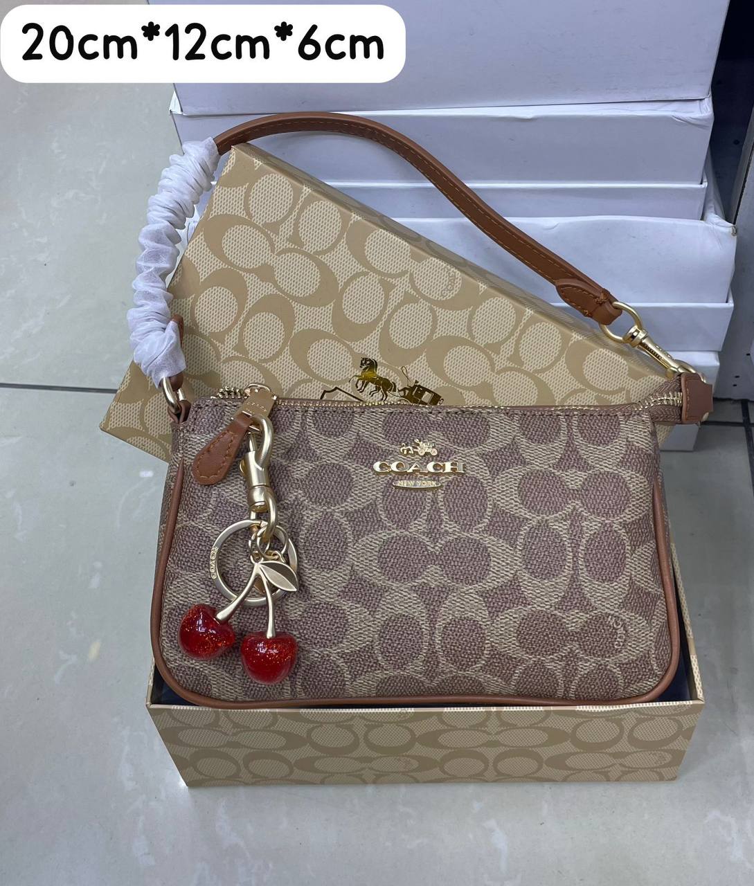 Coach
85 dhs✅
with box
🎁🎁🎁
Zain72
♥️♥️♥️
