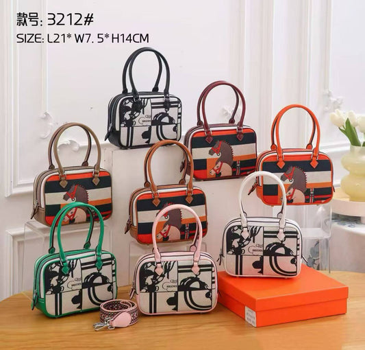 HERMES
21cm
110 dhs🪙
with box
🎁🎁🎁
Zain44
Zain254
♥️♥️♥️