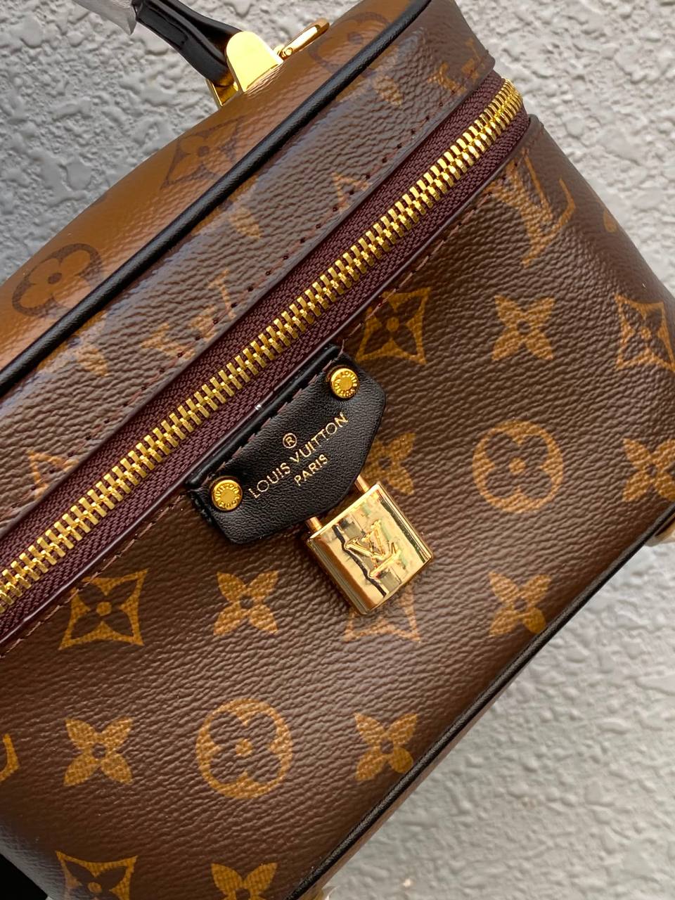 Lv
95 dhs
With box
Zain42
♥️♥️♥️