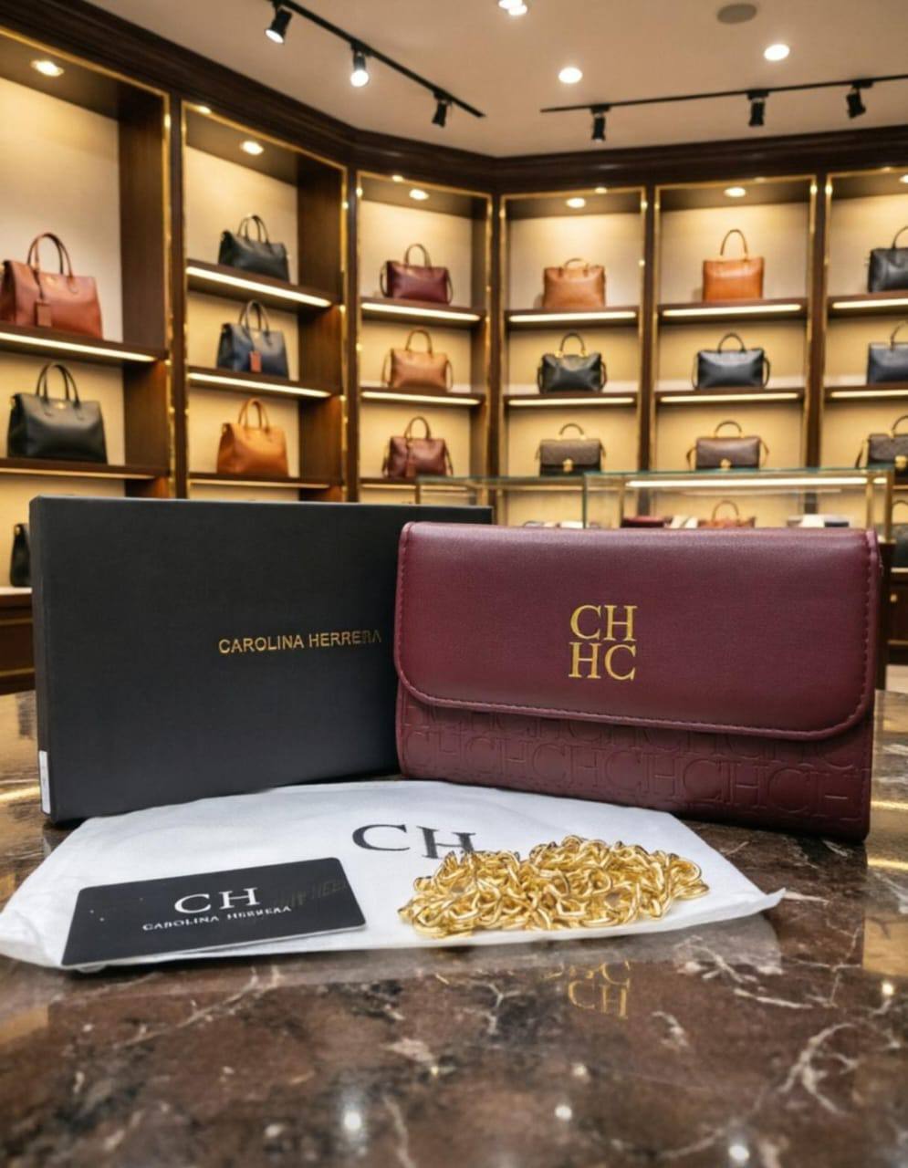 Aigner - CH
80 dhs💓
with box
Size:21*12*4
Zain07
♥️♥️♥️