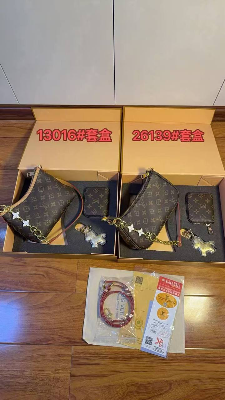 LV
120 dhs🇦🇪🇦🇪
WITH WALLET AND KEYCHAIN
BOX
HIGH QUALITY
Zain169
♥️♥️♥️