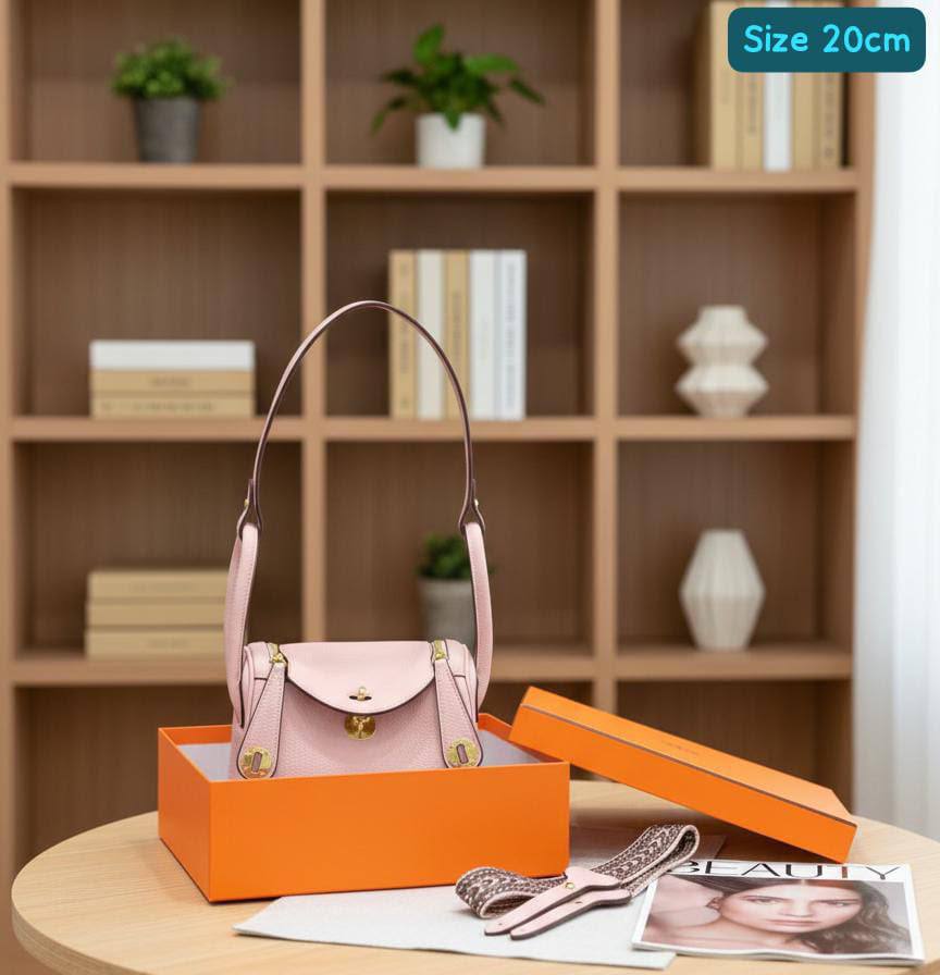 Hermes
Best quality
With box’s
105 dhs🇦🇪🇦🇪
size 20cm
Zain158
♥️♥️♥️