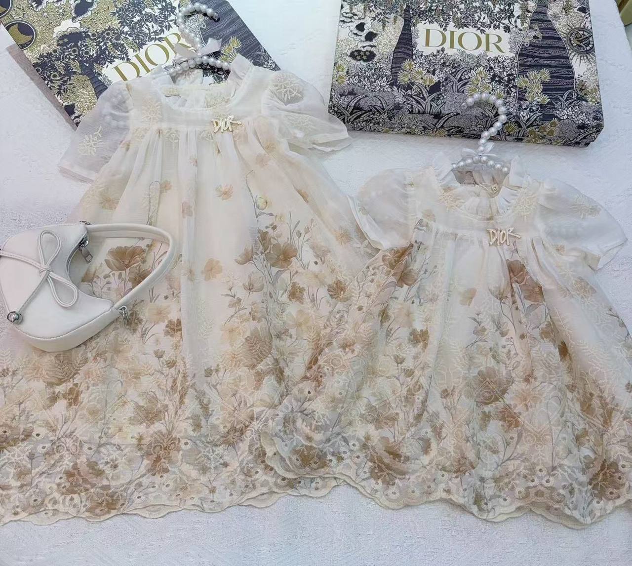 Dior
1-12y
230 dhs✅
Zain151
♥️♥️♥️