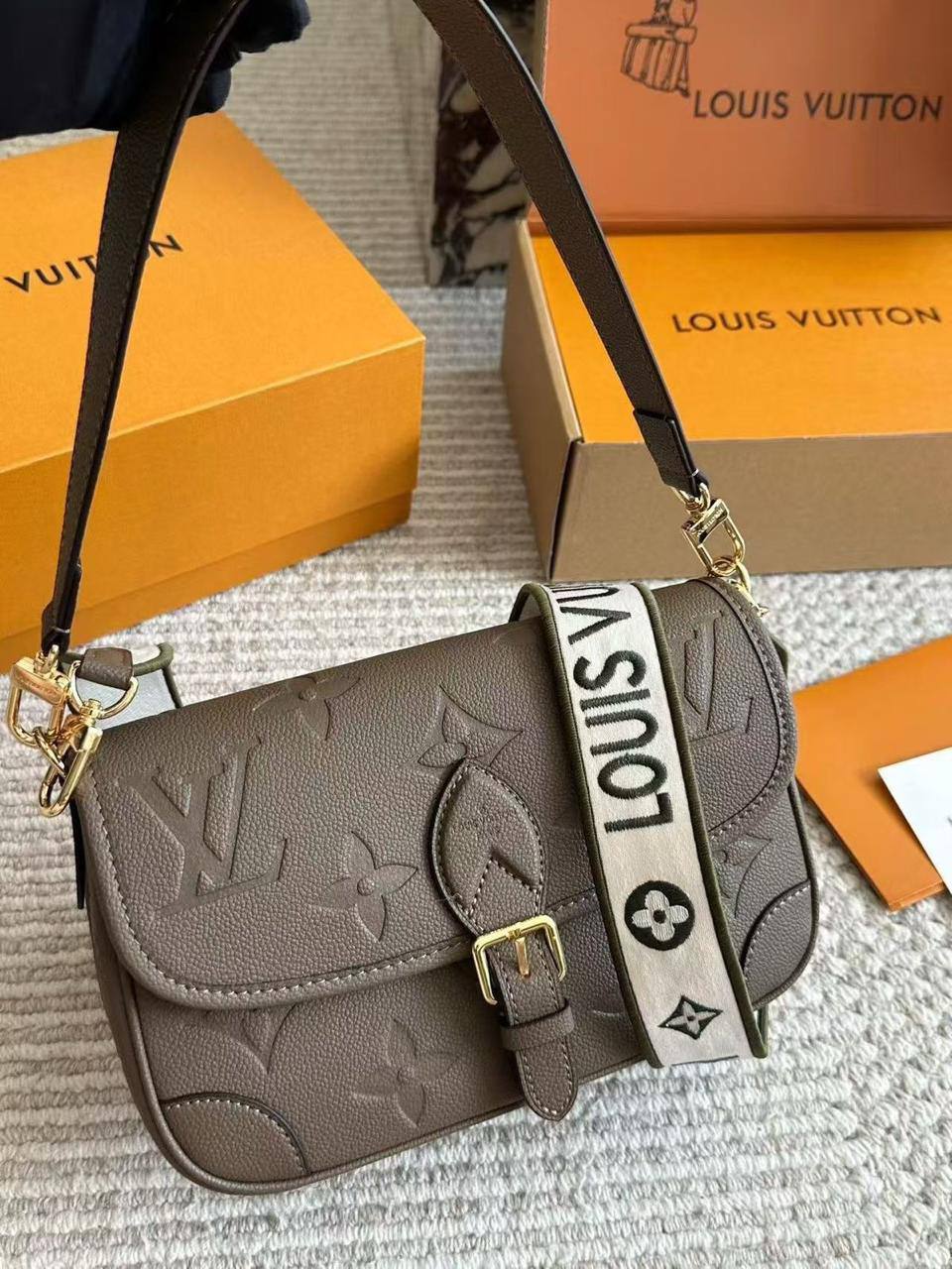 LV
Master
340 dhs✅
with Box
Zain228
♥️♥️♥️