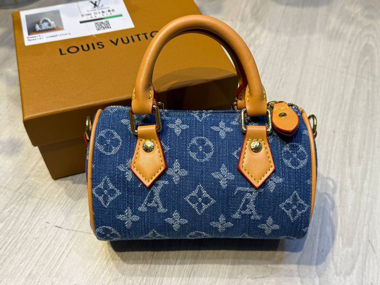 LV SPEEDY
16cm
with box
🎁🎁🎁
100 dhs✅
Zain44
♥️♥️♥️