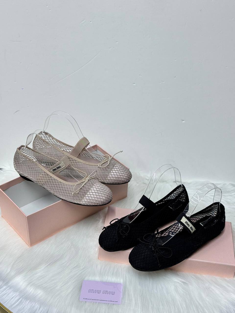 Miu Miu
SIZE 36-41
105 dhs✅
Zain21
♥️♥️♥️