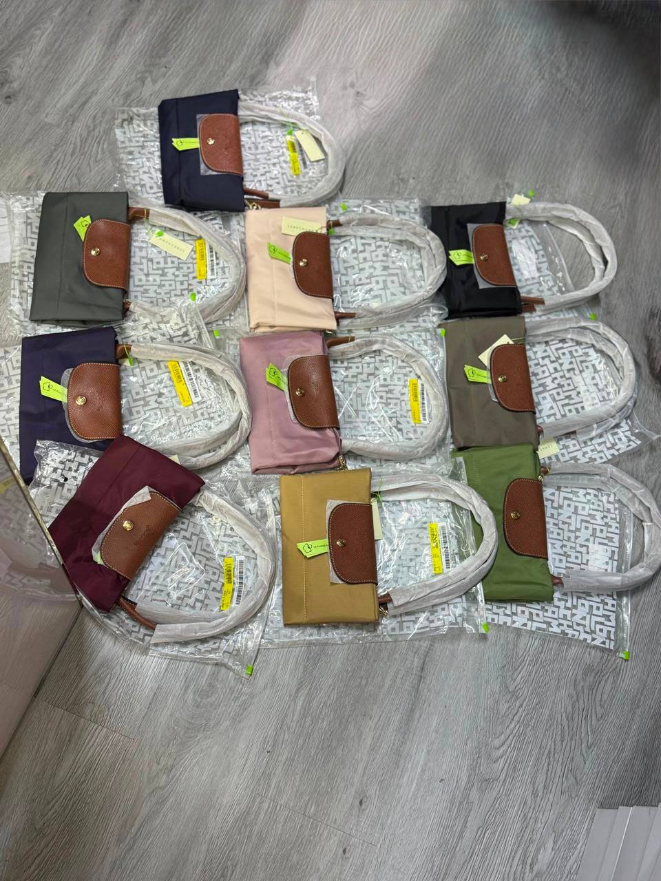 NEW CAME
LONG CHAMP
GOOD QUALITY
55 dhs🇦🇪🇦🇪
SIZE :- *46*18*30 CM*
Zain40
♥️♥️♥️