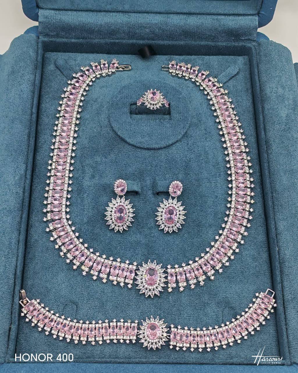 Accessories set
360 dhs🇦🇪 set with box
280 dhs🇦🇪 set without box
Zain122
♥️♥️♥️