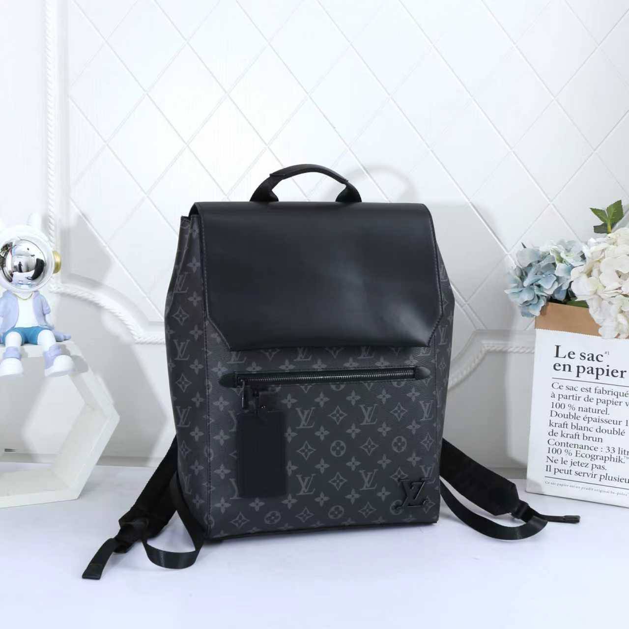 LV
120 dhs✅
Best quality
with box🎁
size 30 CM
Zain290
♥️♥️♥️