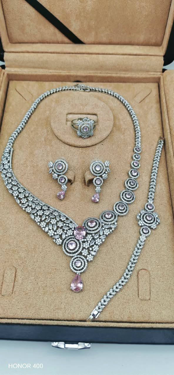 Set
360 dhs🇦🇪 set with same box
280 dhs🇦🇪 set without box
Zain122
♥️♥️♥️