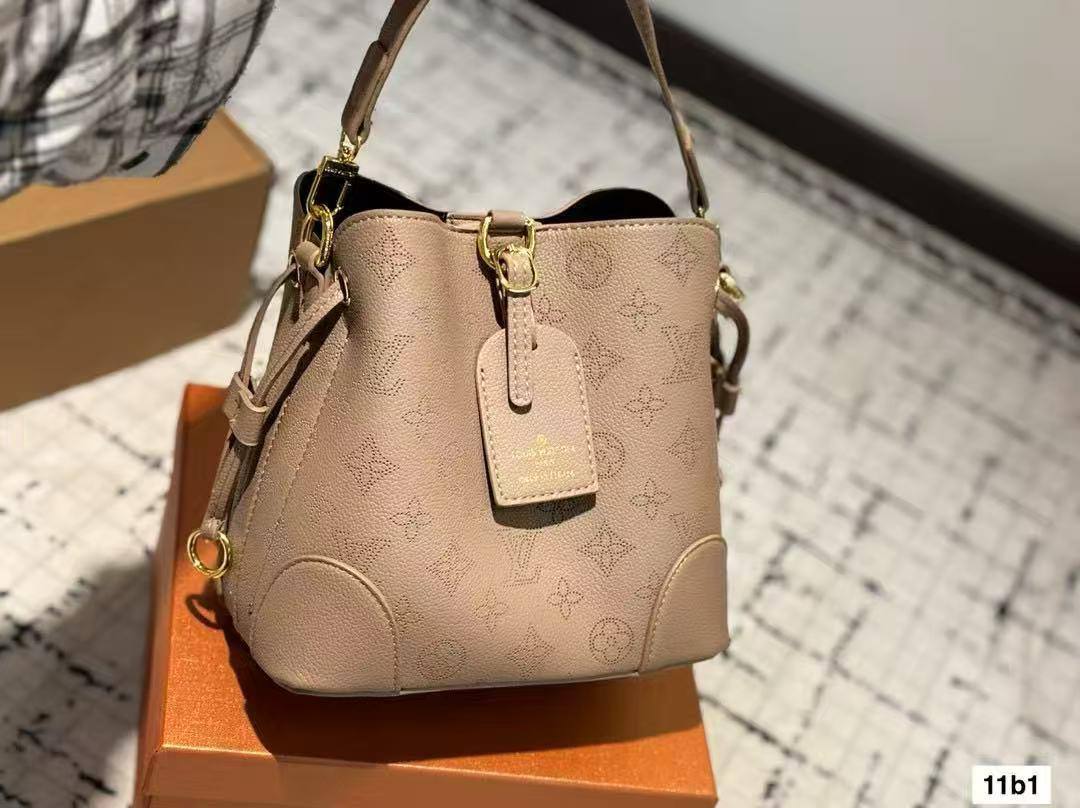 New
100 dhs✅
high quality
With box
🎁🎁🎁
Zain26
♥️♥️♥️
