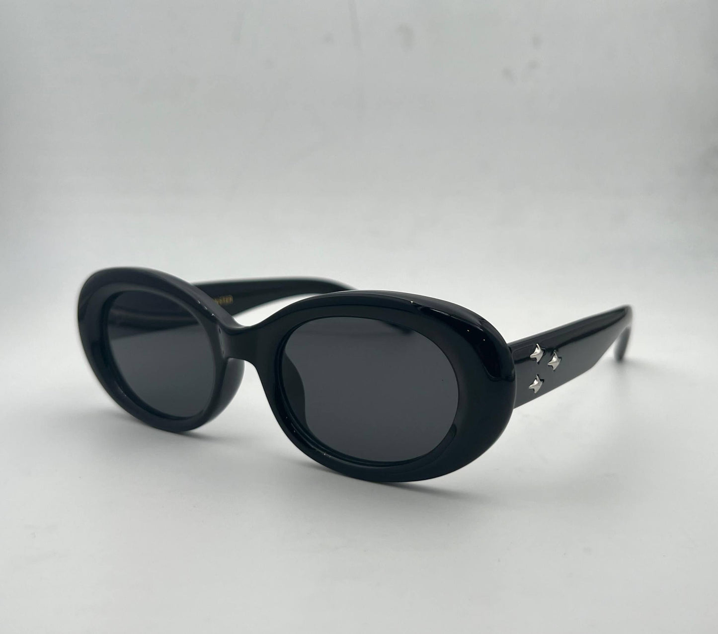 Gentle Monster
Sunglasses 🕶️
good quality 💯
With master box 🗃️
50 dhs❣️
Zain273
♥️♥️♥️
